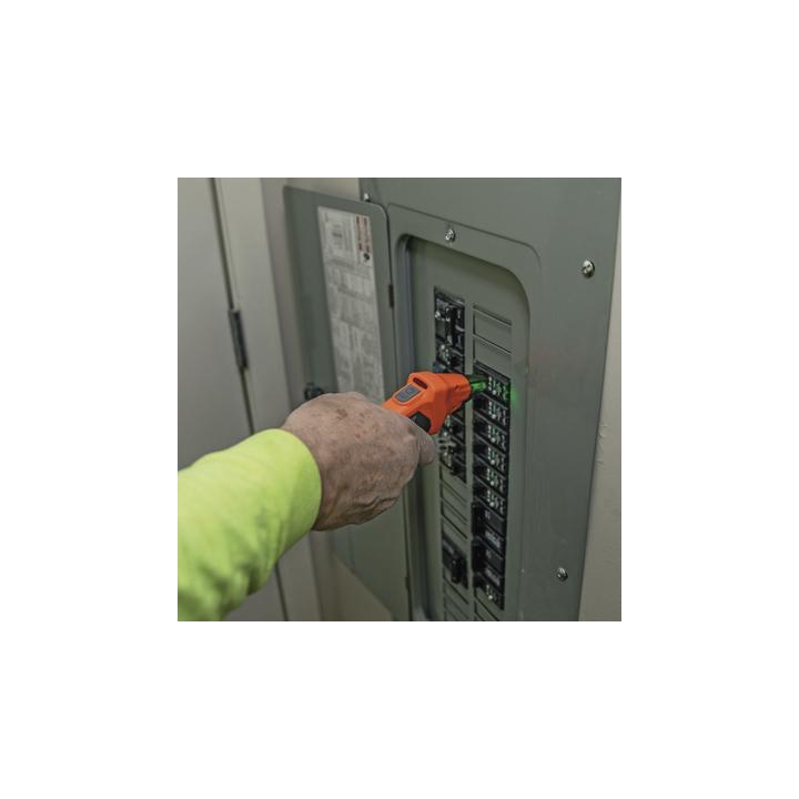 Detector Digital de Cortacircuitos de 120 Vca con Probador de Tomacorrientes GFCI.