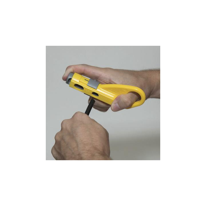Pelacables Radial de Cables Coaxiales.