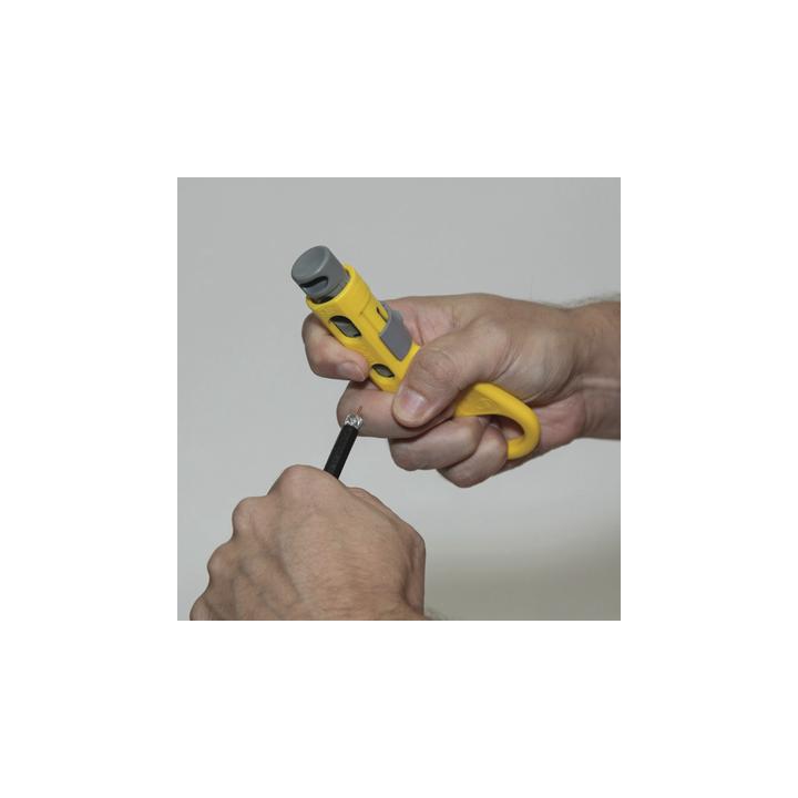 Pelacables Radial de Cables Coaxiales.