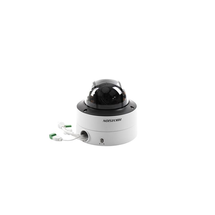 Domo IP 4 Megapixel / Imagen a Color 24/7 / Lente 3.6 - 9 mm / Luz Blanca 40 mts / WDR 130 dB / Exterior IP67 / IK10 /