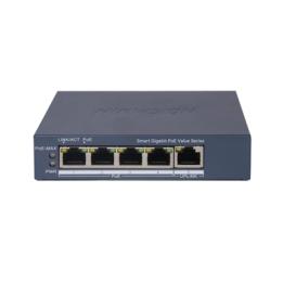 Switch Gigabit PoE+ / Monitoreable / 4 Puertos 1000 Mbps PoE+ / 1 Puerto 1000 Mbps Uplink / Configuración Nube