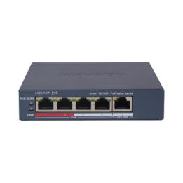 Switch PoE+ / Monitoreable / 4 Puertos 10/100 Mbps PoE+ / 1 Puerto 10/100 Mbps Uplink / Configuración Nube