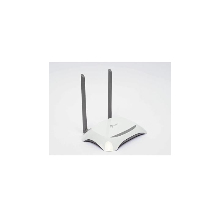 Router Inalámbrico WISP, 2.4 GHz, 300 Mbps, 2 antenas externas omnidireccional 5 dBi, 4 Puertos LAN 10/100 Mbps, 1