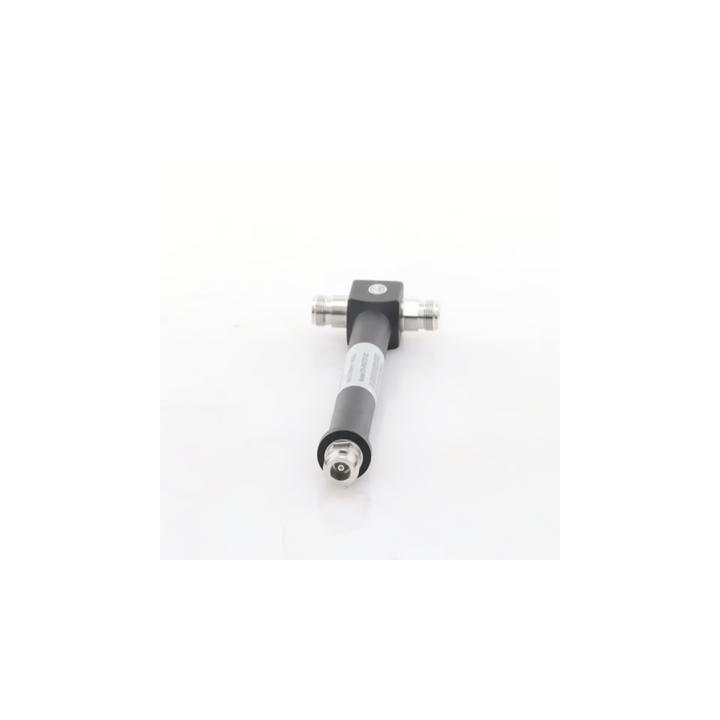 Divisor de Potencia de Dos Vías/ Splitter para distribuir la señal hacia dos antenas/  698-2700 MHz