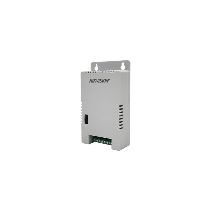 Fuente de Poder Regulada 12 Vcc / 13.5 Vcc / 15 Vcc para 4 Cámaras / 4 Amp (1 Amp por Salida) / Voltaje de Entrada 90