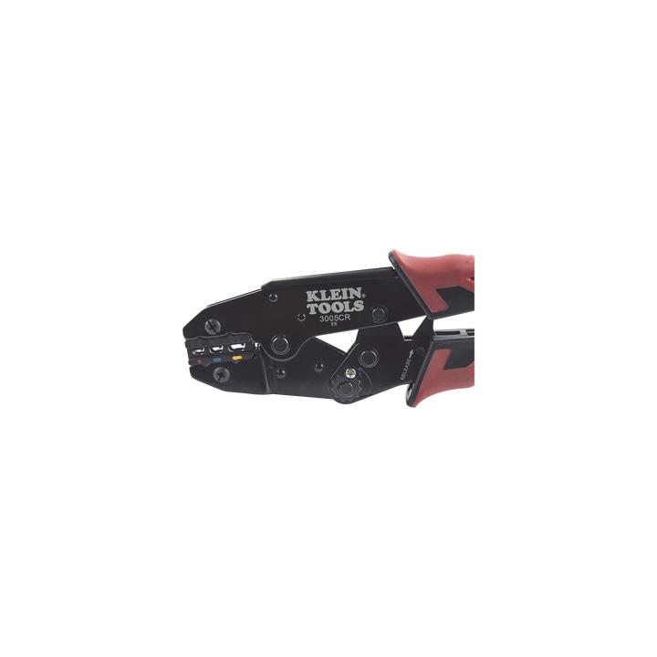 Pinza Ponchadora para Terminales con Aislamiento en Cable de Cobre Sólido y Trenzado de 10-22 AWG.